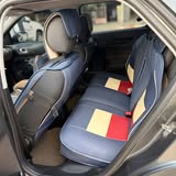 SUV compact gris — Sellerie